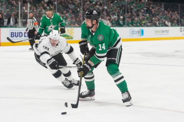 Stars continue their scoring spree with 6-2 win over Kings