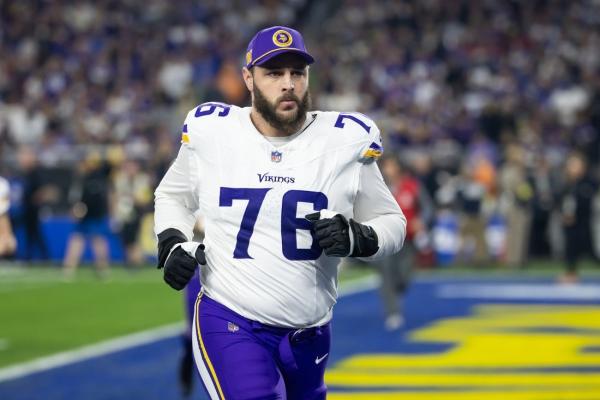 Rams bolster line with OT David Quessenberry