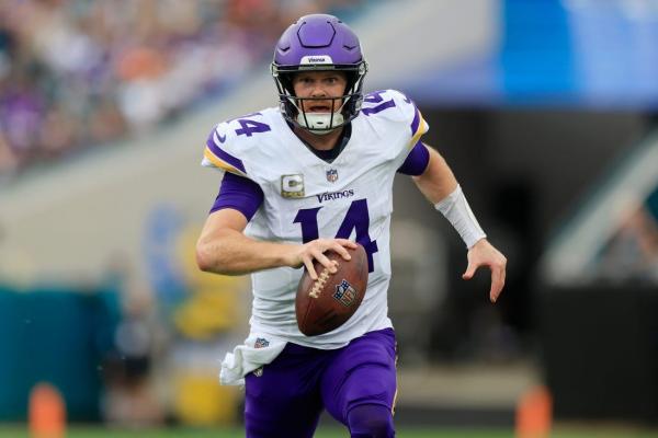 Turnover-prone Vikings travel to Titans with better offense on their minds