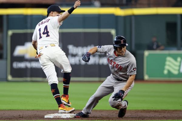 Red Sox top Astros, ruin Justin Verlander's return thumbnail