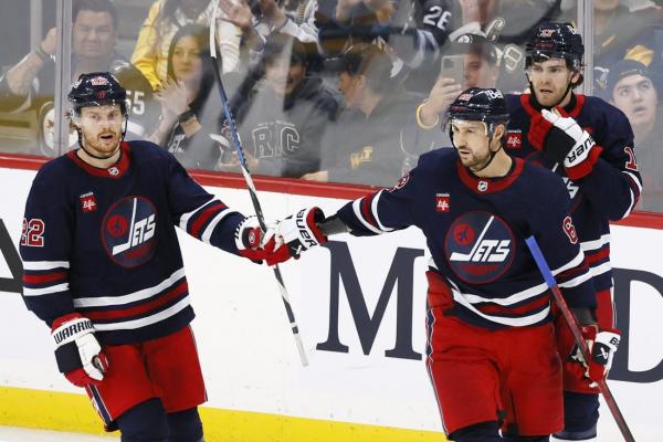 NHL roundup: Jets rally past Penguins to stay unbeaten