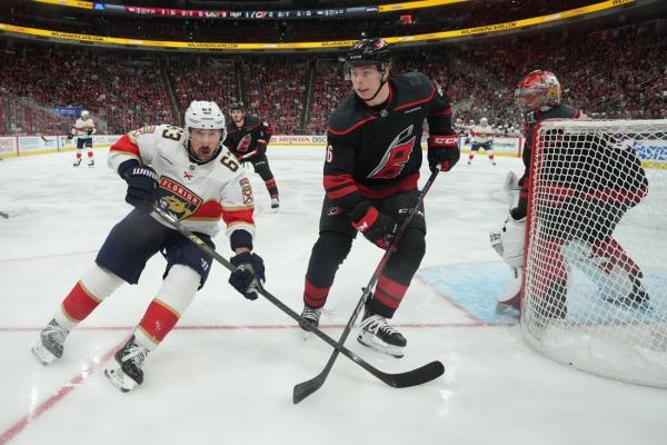 Thriving on road, Panthers seek 2-0 edge over Hurricanes