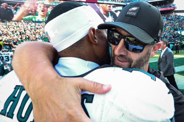 Eagles visit Vikings in search of 9th straight victory vs. NFC North