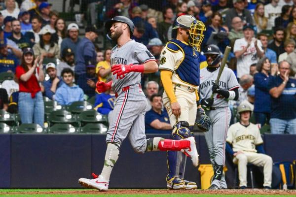 Twins shut out Brewers to win 13th straight