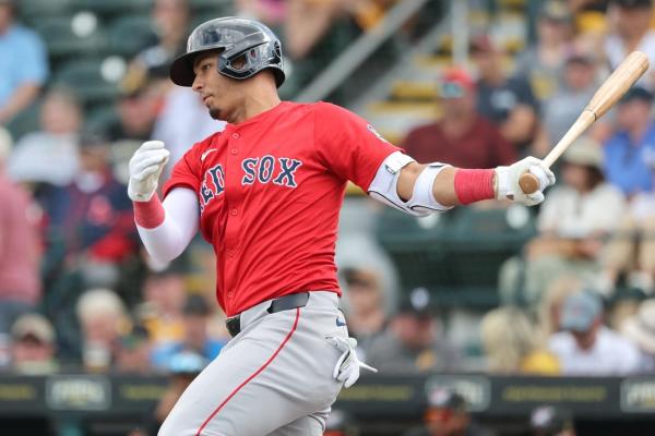 Angels acquire INF Vaughn Grissom from Red Sox