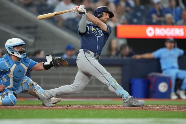 Rays double up Jays thanks to Brandon Lowe's 2-run HR thumbnail