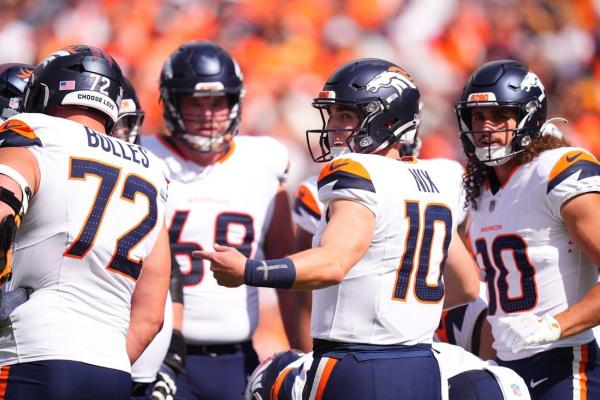 Broncos stand behind rookie QB, put RBs on alert thumbnail