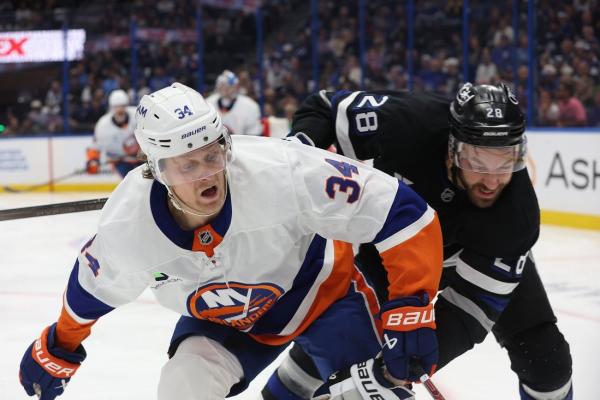 Lightning visit Islanders in clash of East heavyweights