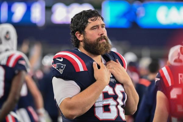 Longtime Patriots C David Andrews retiring