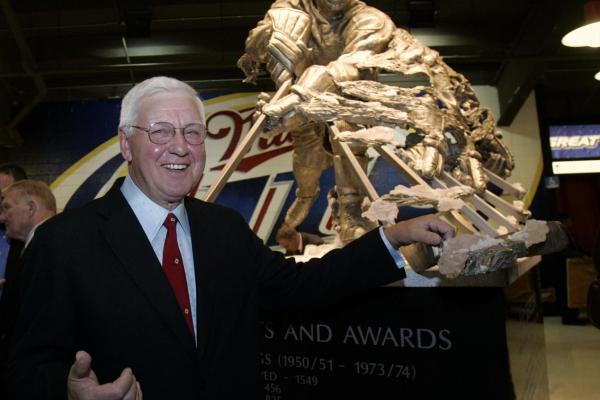 Hall of Famer, 3-time Cup winner Alex Delvecchio dies at 93