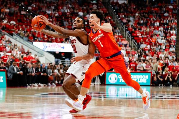 Streaking Clemson holds off threats from NC State