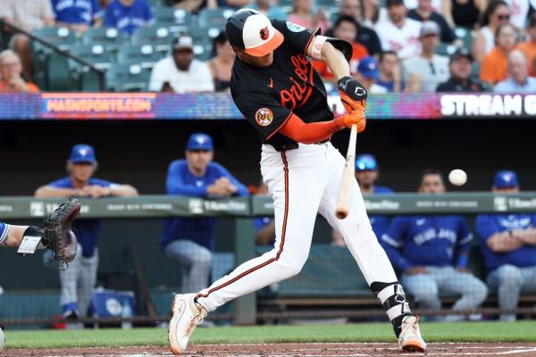 Orioles tag Blue Jays for 16 hits in series-opening win