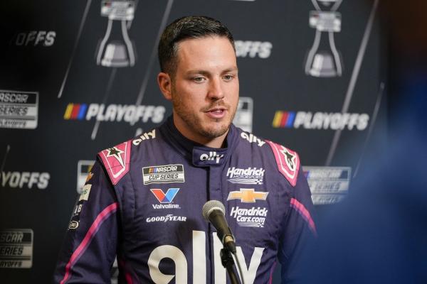 Bristol night race presents last chance for 4 drivers to avoid elimination