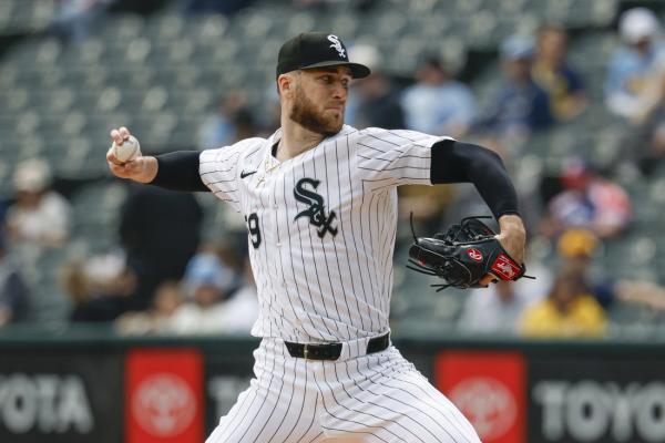 White Sox pitchers overwhelm Brewers