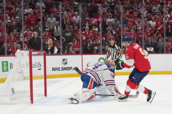 Panthers cruise to Game 3 win over Oilers