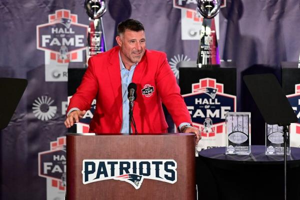 Patriots reunite with Mike Vrabel, share vision of New England revival