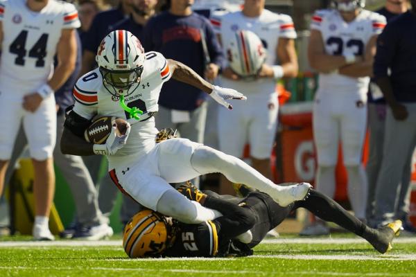 Struggling Auburn aims to halt slide at Kentucky