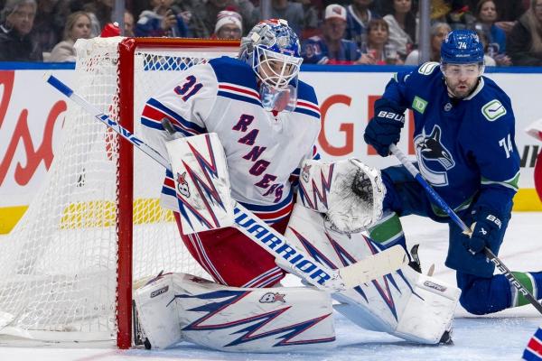 Rangers edge Canucks for third straight win