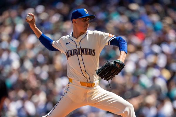 Pirates make wrong kind of history as Mariners win third straight shutout