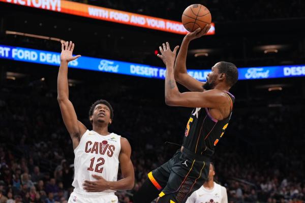 Kevin Durant delivers 42 points as Suns take down Cavaliers