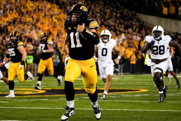Minnesota plots to slow Iowa QB Mark Gronowski