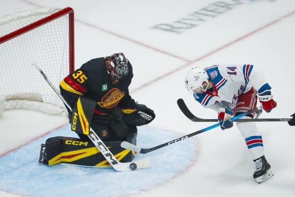 Rangers’ Jonathan Quick logs 23-save shutout vs. Canucks