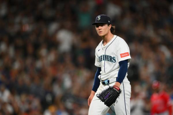 Bryan Woo stellar again as Mariners down Angels for 8th straight win