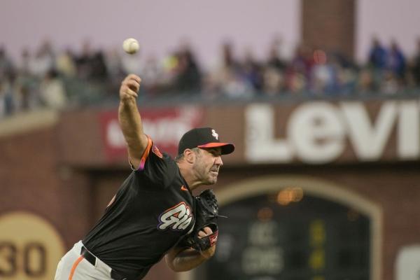 Justin Verlander gets second win as Giants put away Cubs