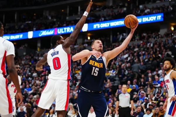 Nuggets use star power to tackle Pistons thumbnail