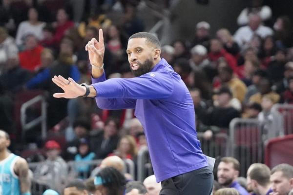 Hornets seek first 3-game win streak of season, host Mavs thumbnail