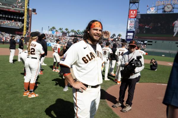 Longtime Giants SS Brandon Crawford announces retirement