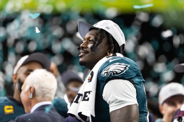 Eagles’ A.J. Brown proposes, with assist from John Legend