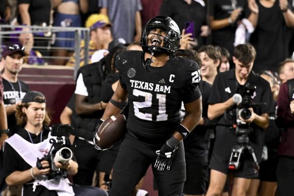 Top 25 roundup: No. 14 Texas A&M sinks No. 8 LSU, goes atop SEC