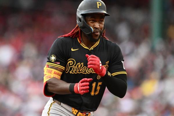 Pirates score combined 8 runs in 5th, 6th innings to topple Red Sox