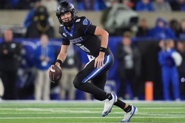 Freshman QB leads Kentucky into Auburn with Tigers at crossroads