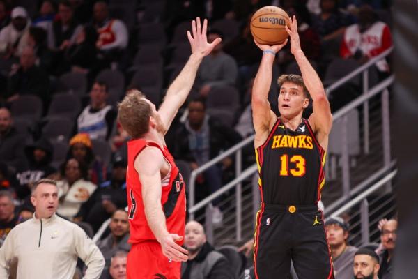 Hawks try to avoid two-game sweep to visiting Raptors