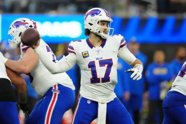 Lions, Bills go at it in battle of top offenses