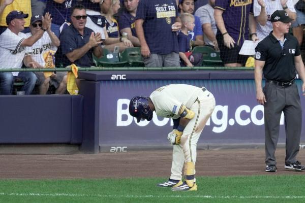 Brewers LF Jackson Chourio (hamstring) exits vs. Cubs