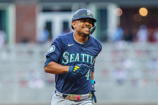 Julio Rodriguez belts 2 homers as Mariners top Braves