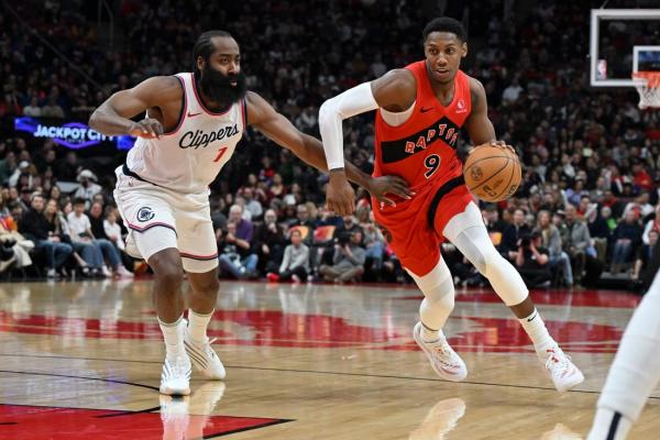 Raptors use big third quarter to down Clippers