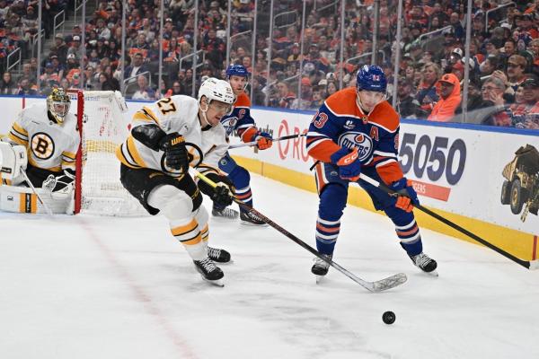 David Pastrnak's 3-point effort helps Bruins pound Oilers, end skid