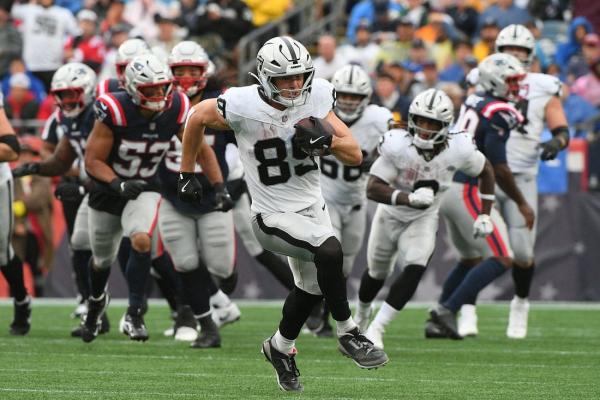 Raiders’ Brock Bowers (knee) gets extra day to rest
