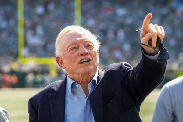 NFL fines Cowboys’ Jerry Jones $250K for obscene gesture