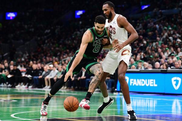 Jayson Tatum, Celtics drop Cavs to 15-1