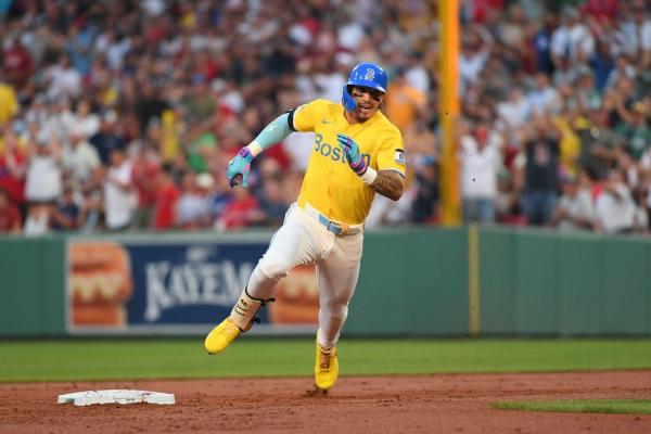Garrett Crochet recovers after early blasts, leads Red Sox past Dodgers