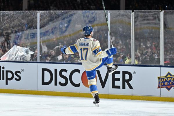 Cam Fowler shines in 1,000th game to lead Blues past Blackhawks at Winter Classic