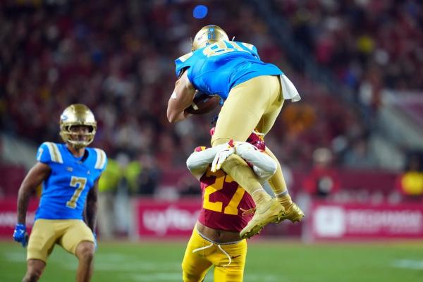 No. 17 USC rallies in second half, upends rival UCLA