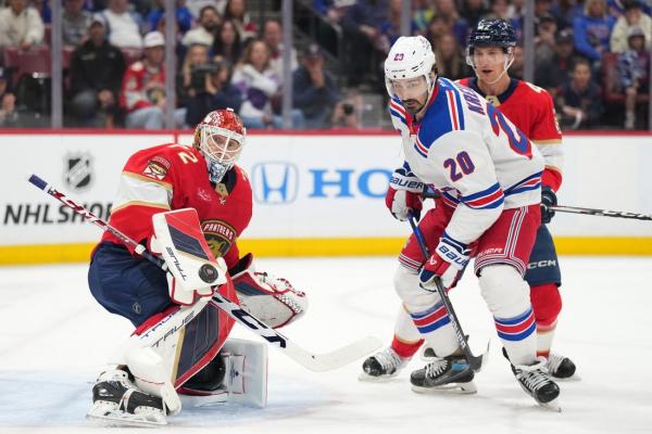 Panthers finally get on the board, top Rangers