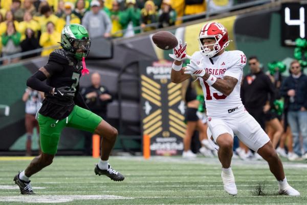 No. 7 Indiana hands No. 3 Oregon first loss in 2 years