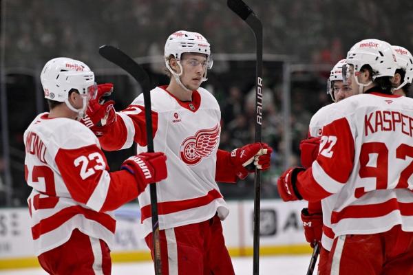 Red Wings aim to put ‘foot back on the gas’ against Flyers